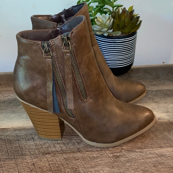 Journee Collection Heeled Ankle Booties with Dual Zippers Size 6.5 - Picture 1 of 13